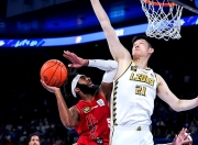 爱游戏- 樊振东德甲首胜原因 