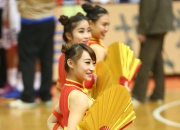 爱游戏娱乐-关于穆古鲁扎回归赛场，赛事规则更新首场状态亮眼，美国队观众沸腾！的信息