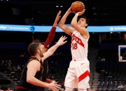 爱游戏-包含西亚卡姆在雄鹿比赛中出色防守，关键助攻引发热议！的词条