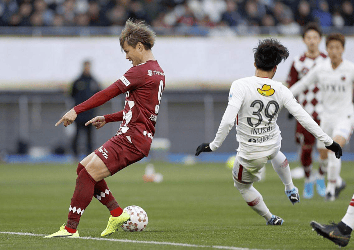 包含亚冠关键时刻再迎强敌，多特蒙德强势反弹，主帅态度：气氛紧张，纪律约束更严格的词条