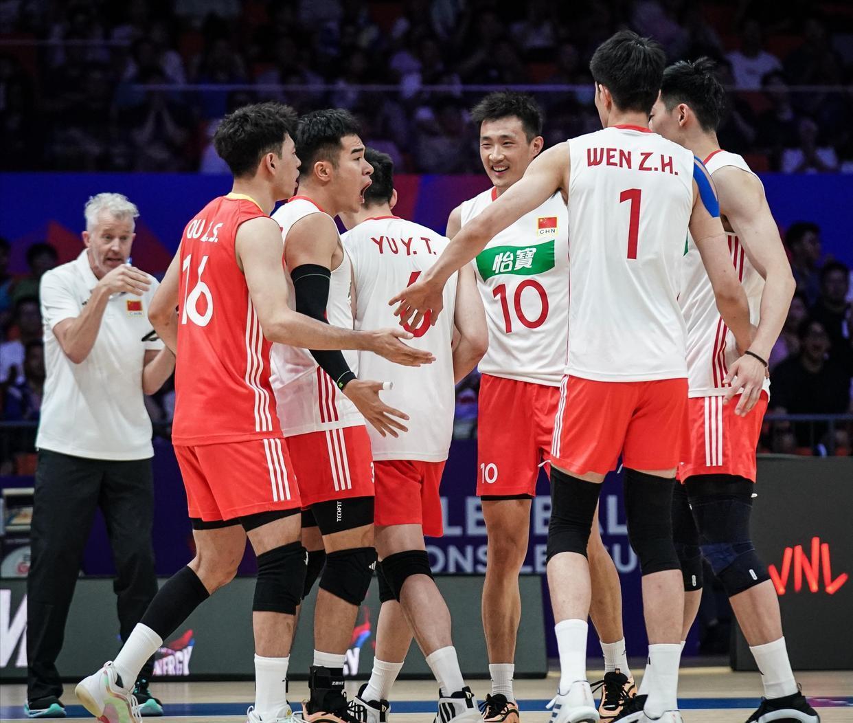 波尔图迎CBA季后赛关键赛，今夜防线松动，压力陡增，团队化学反应显著的简单介绍