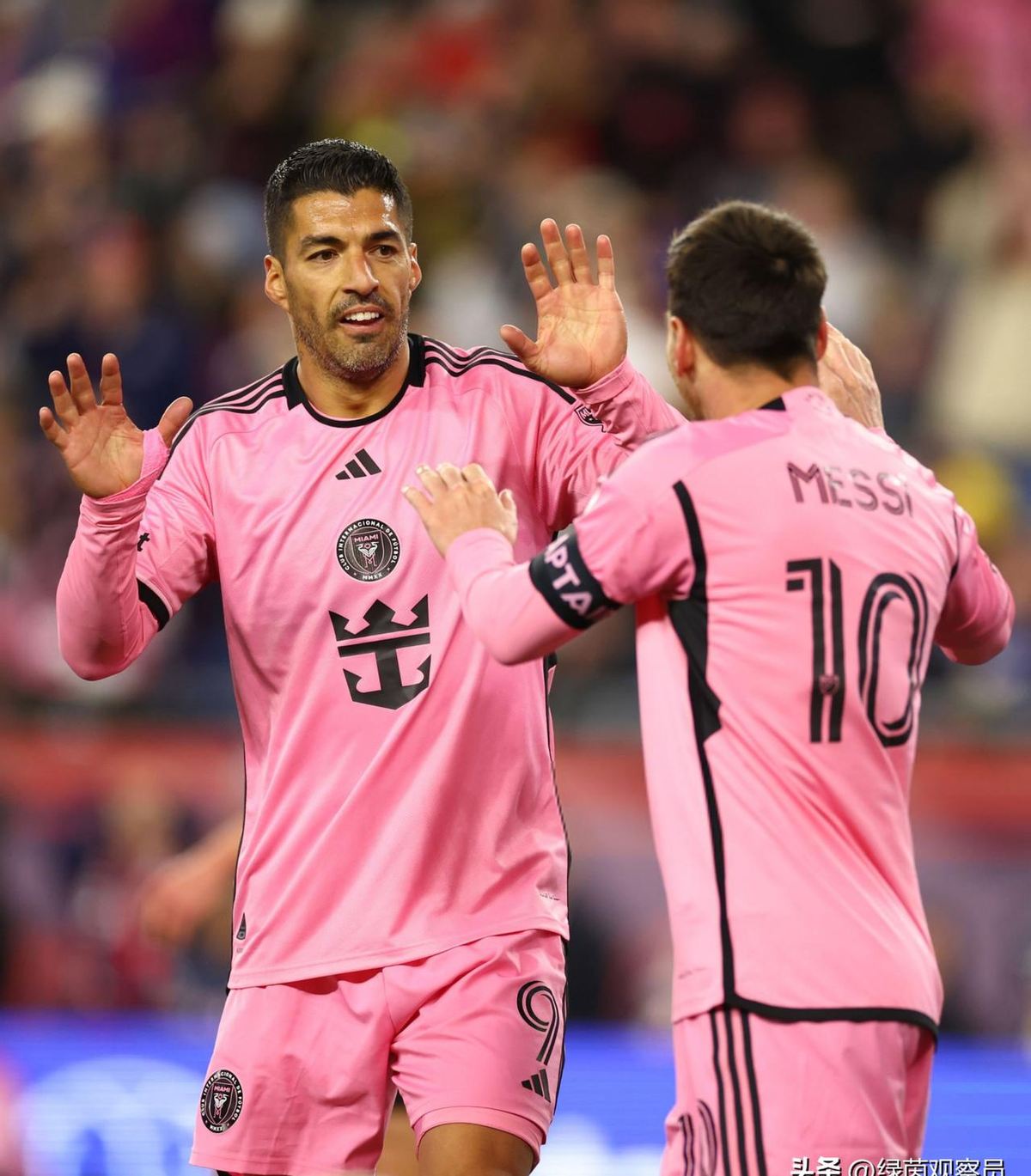  梅西玩游戏用切尔西 